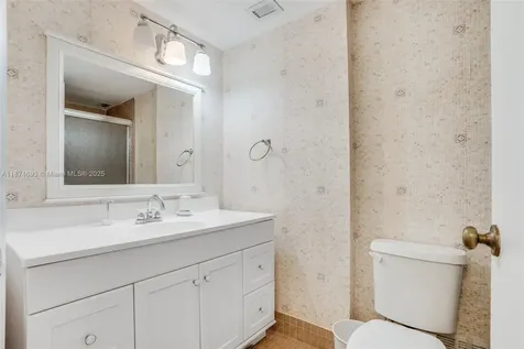 18041 Biscayne Boulevard Aventura FL 33160