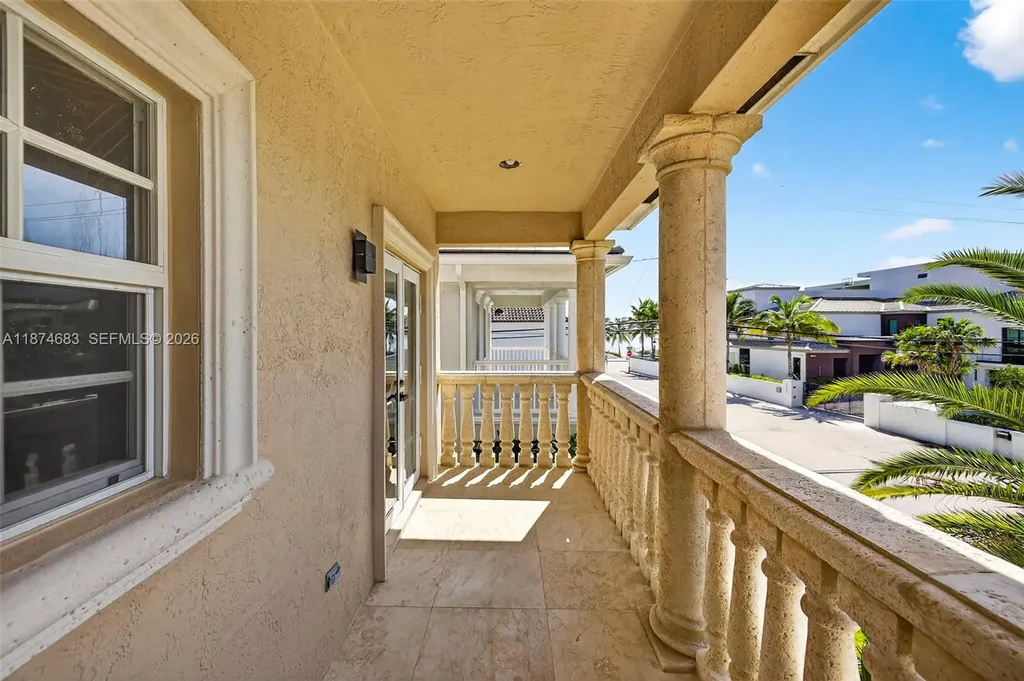 3325 NE 17th Court Fort Lauderdale FL 33305