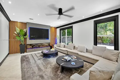 3325 NE 17th Court Fort Lauderdale FL 33305