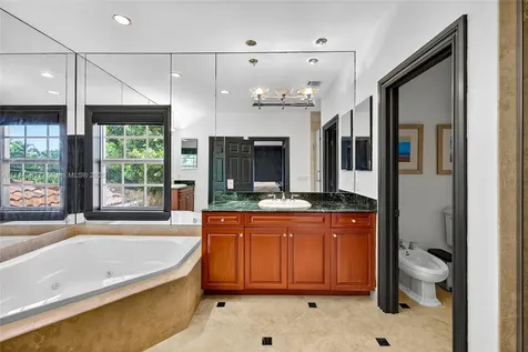 3325 NE 17th Court Fort Lauderdale FL 33305