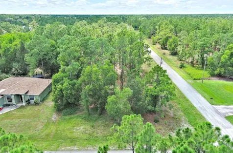 1400 E 11th Street Lehigh Acres FL 33972