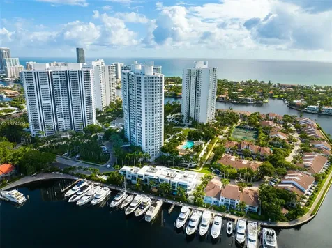 21055 Yacht Club Drive Aventura FL 33180