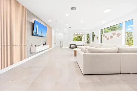 857 SW 14th Avenue Miami FL 33135