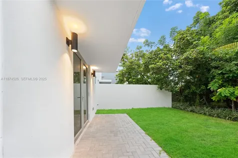 857 SW 14th Avenue Miami FL 33135