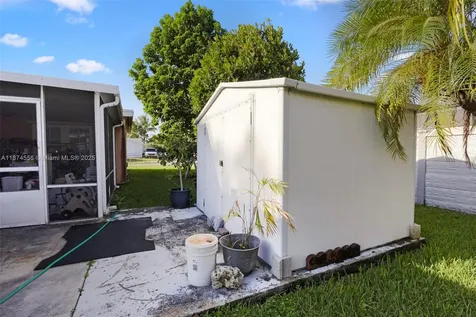 4211 SW 135th Avenue Miami FL 33175