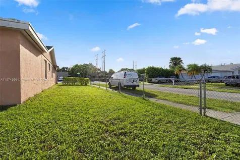 4211 SW 135th Avenue Miami FL 33175
