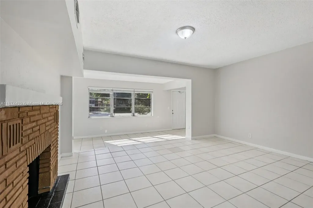 219 SW 21st Way Fort Lauderdale FL 33312