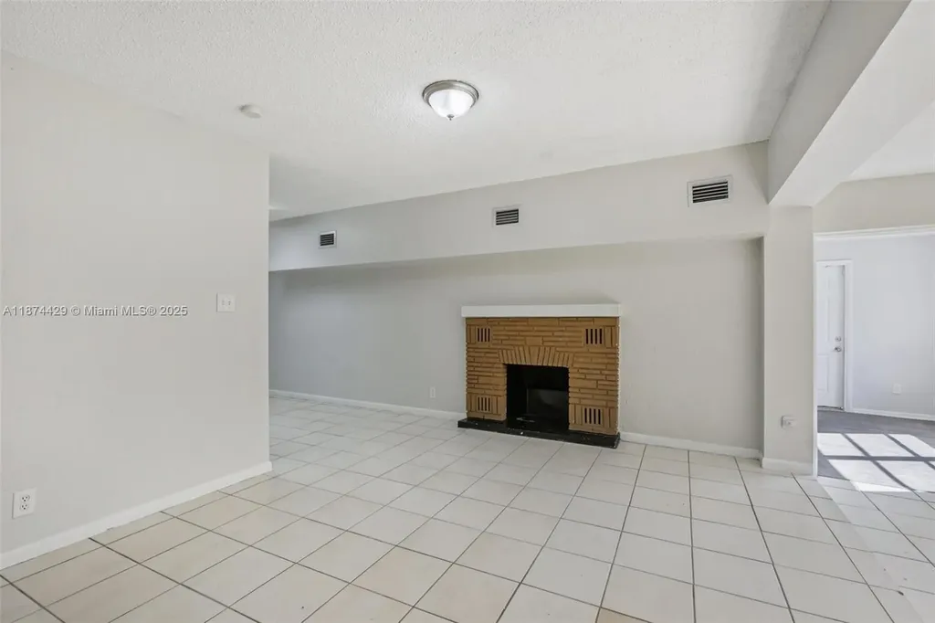 219 SW 21st Way Fort Lauderdale FL 33312