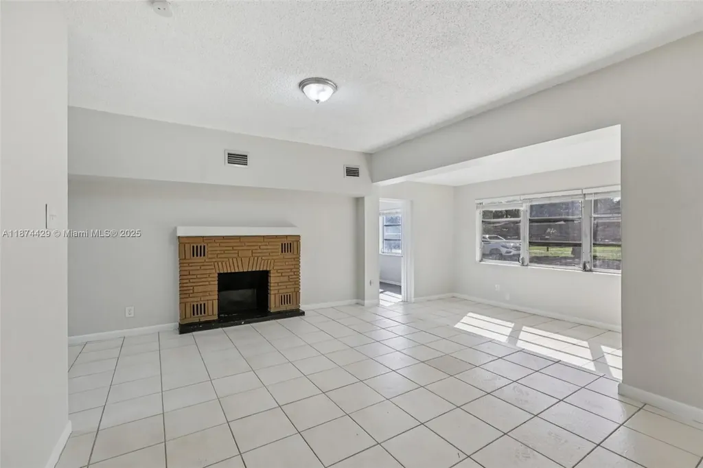 219 SW 21st Way Fort Lauderdale FL 33312