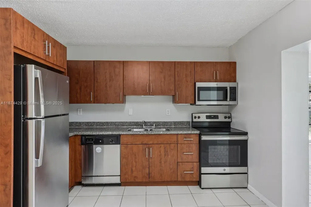 219 SW 21st Way Fort Lauderdale FL 33312