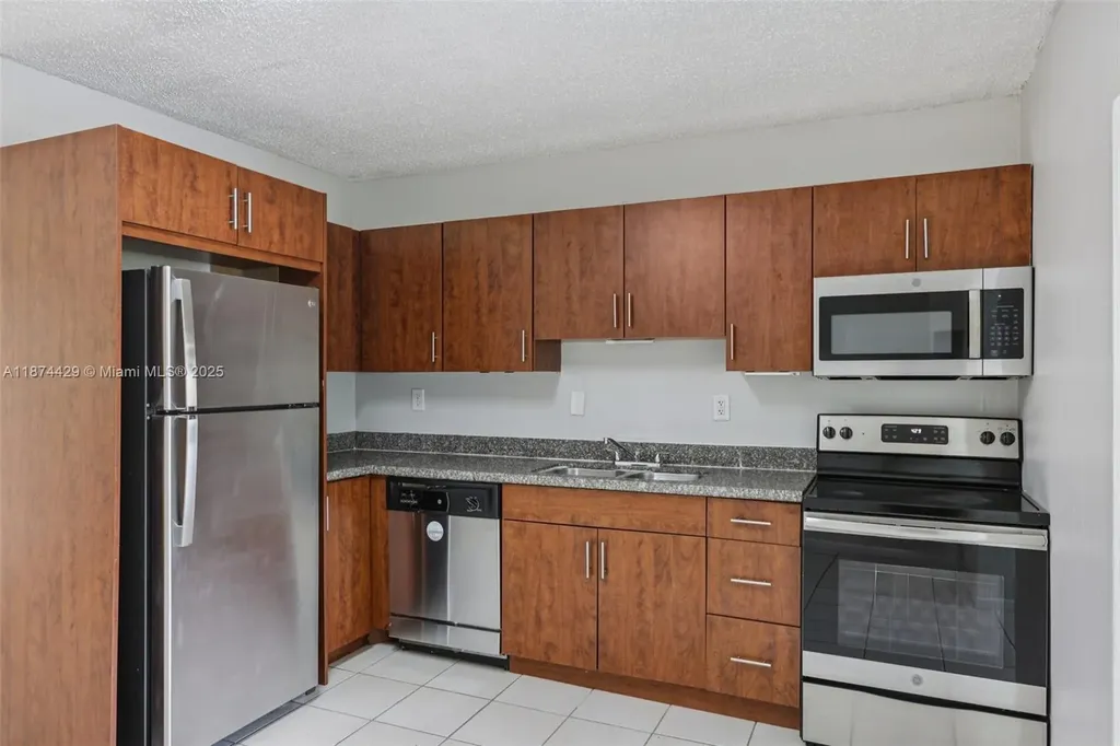 219 SW 21st Way Fort Lauderdale FL 33312