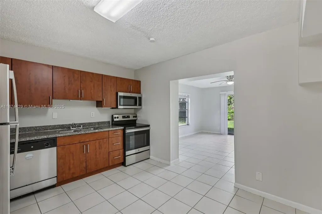 219 SW 21st Way Fort Lauderdale FL 33312