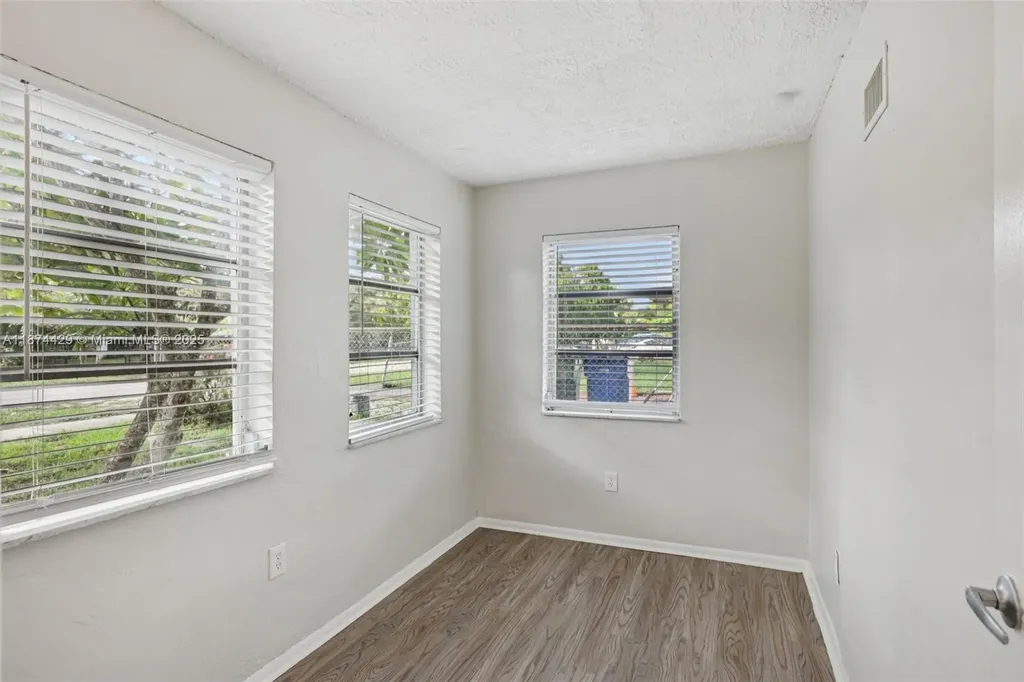 219 SW 21st Way Fort Lauderdale FL 33312