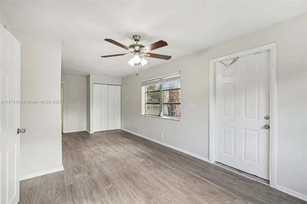 219 SW 21st Way Fort Lauderdale FL 33312