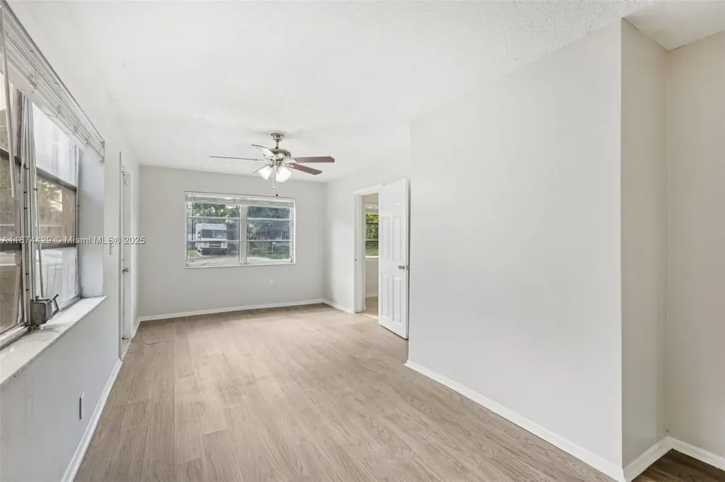 219 SW 21st Way Fort Lauderdale FL 33312