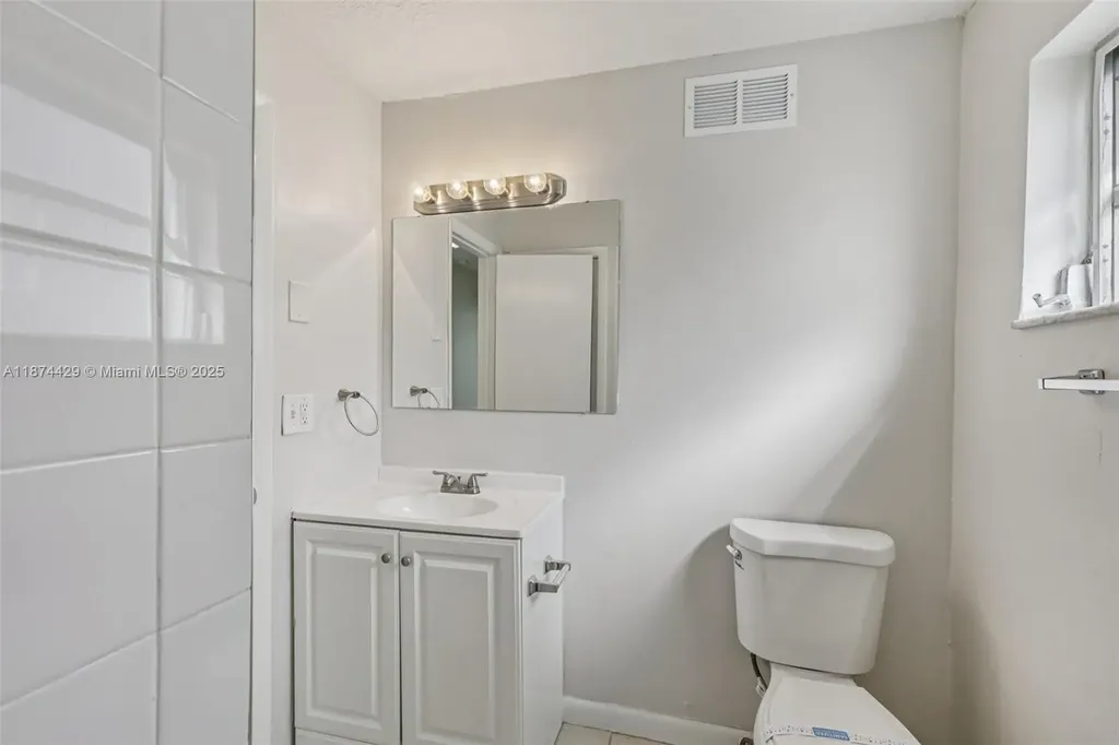 219 SW 21st Way Fort Lauderdale FL 33312