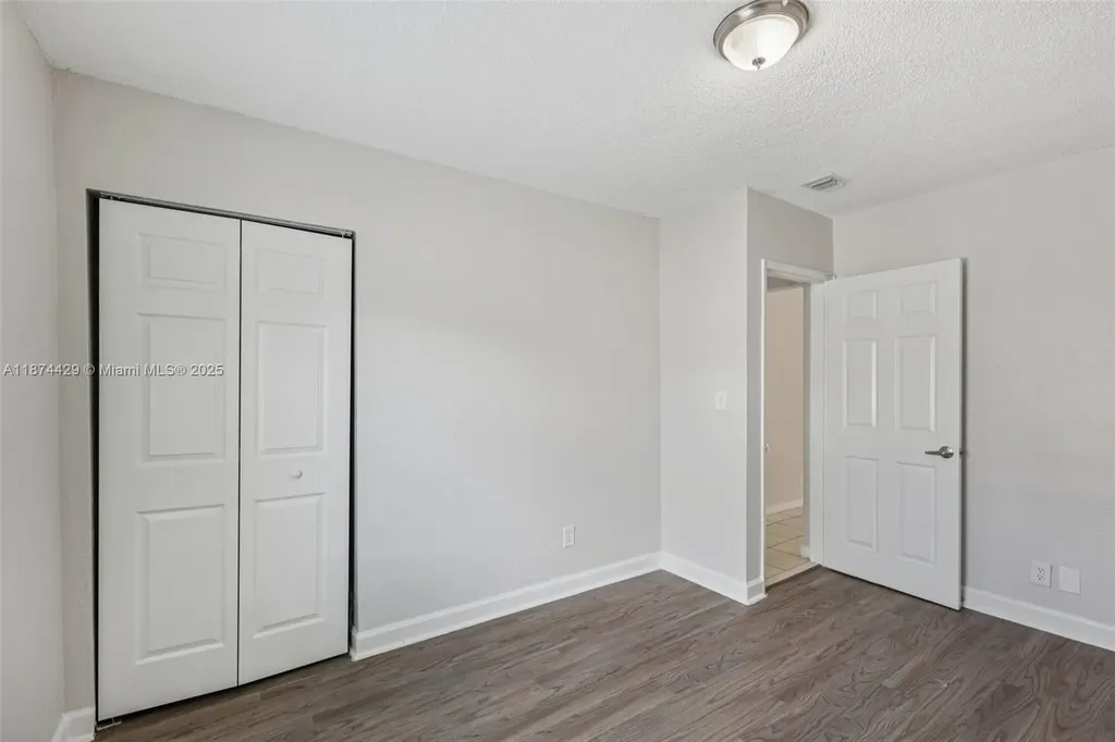 219 SW 21st Way Fort Lauderdale FL 33312