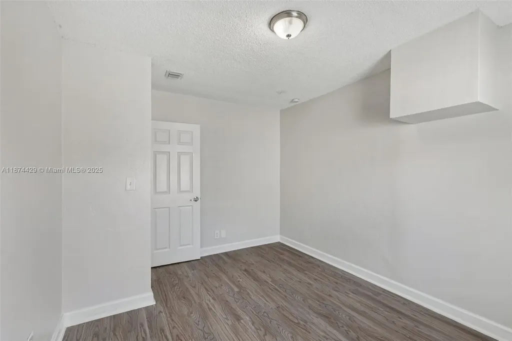 219 SW 21st Way Fort Lauderdale FL 33312