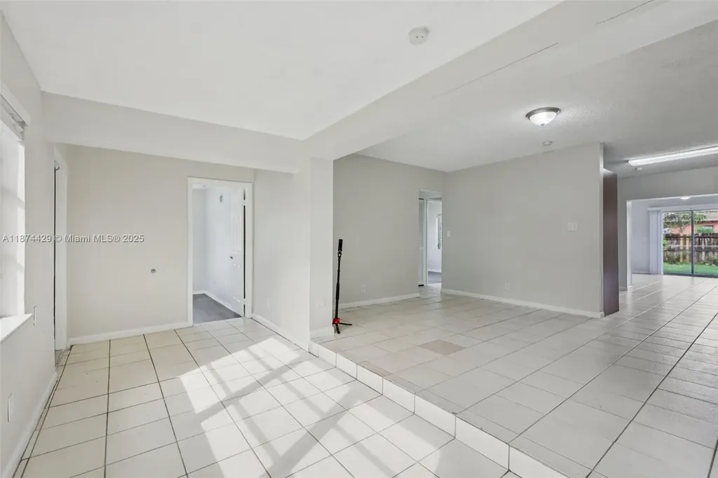 219 SW 21st Way Fort Lauderdale FL 33312