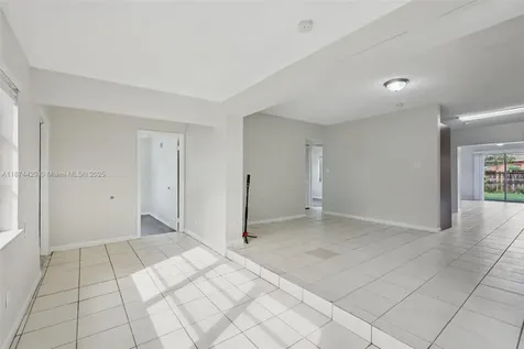 219 SW 21st Way Fort Lauderdale FL 33312