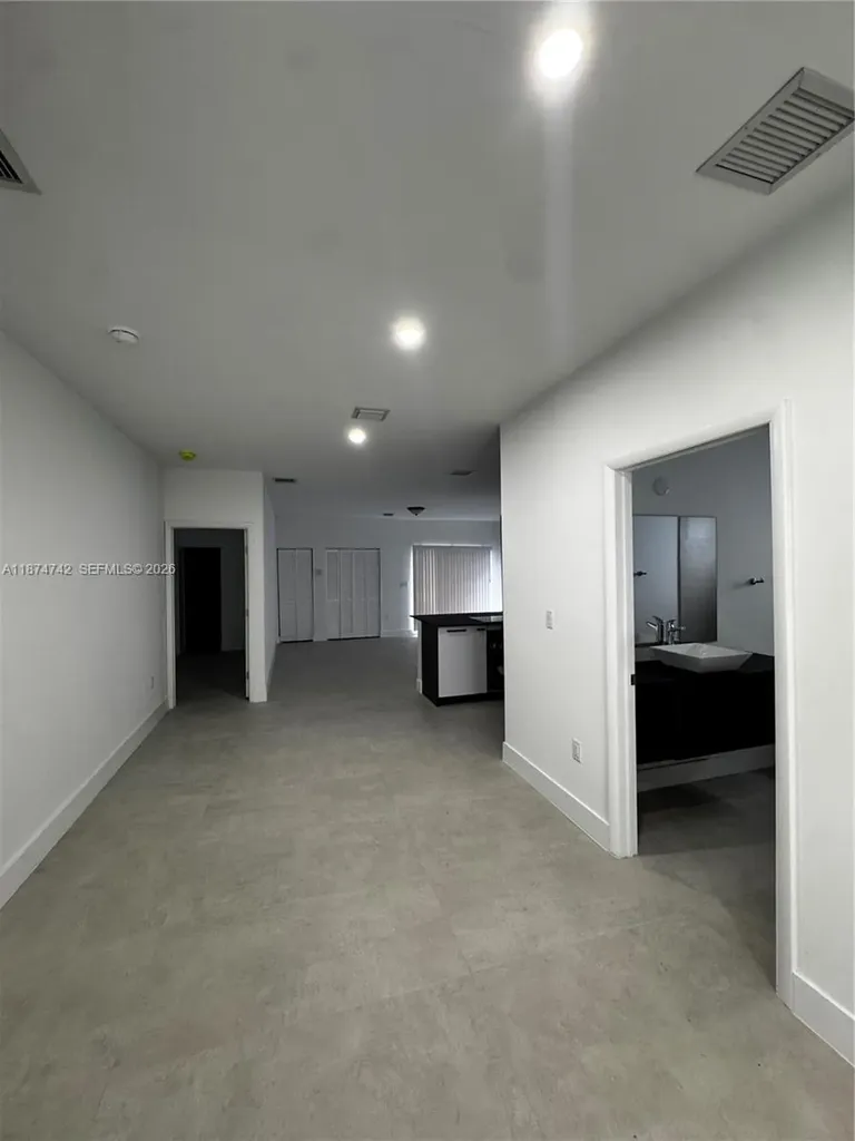 2541 NW 9th Street Fort Lauderdale FL 33311