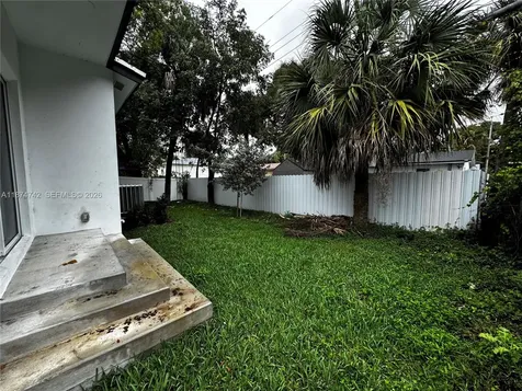 2541 NW 9th Street Fort Lauderdale FL 33311