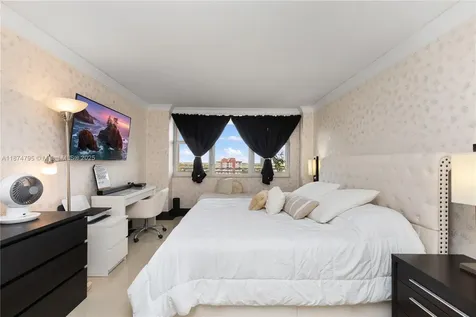 3180 S Ocean Drive Hallandale Beach FL 33009
