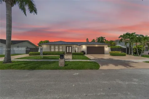 1900 SW 126th Court Miami FL 33175