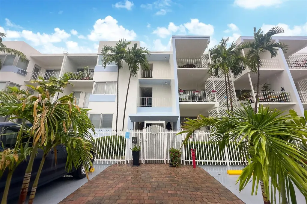641 Espanola Way Miami Beach FL 33139