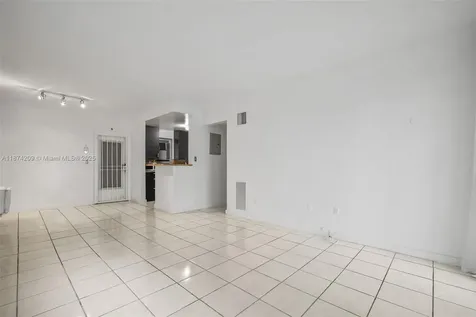 641 Espanola Way Miami Beach FL 33139