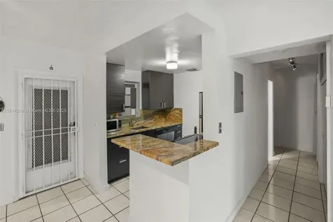 641 Espanola Way Miami Beach FL 33139