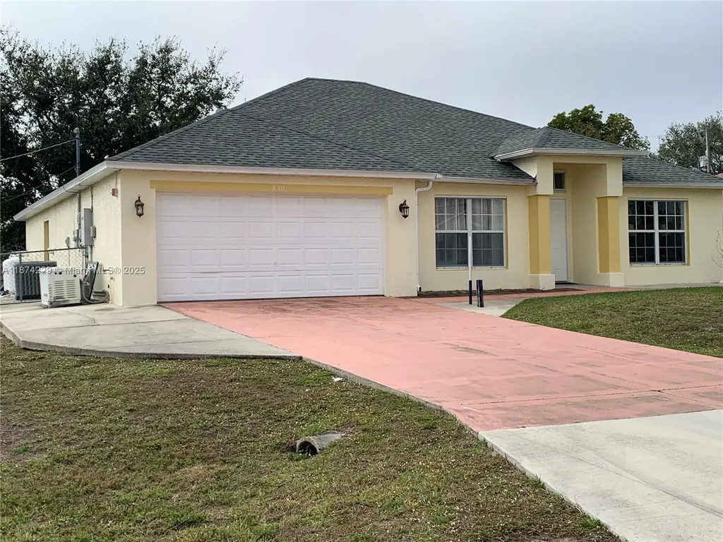 830 NE 10 Cape Coral FL 33909