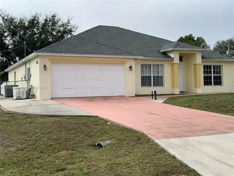 830 NE 10 Cape Coral FL 33909