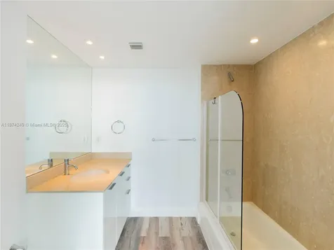 400 Alton Road Miami Beach FL 33139