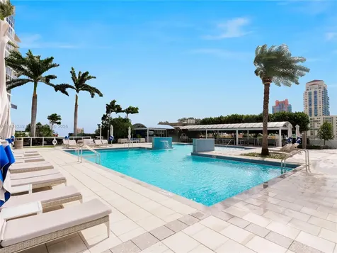400 Alton Road Miami Beach FL 33139