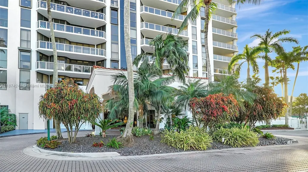 3598 Yacht Club Drive Aventura FL 33180