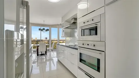 3598 Yacht Club Drive Aventura FL 33180