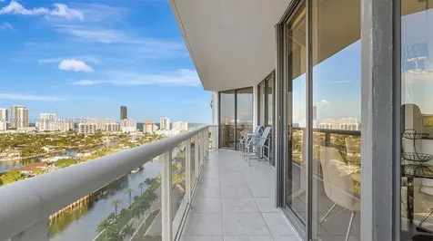 3598 Yacht Club Drive Aventura FL 33180