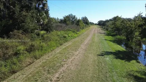 21229 NW 252 Street Okeechobee FL 34972