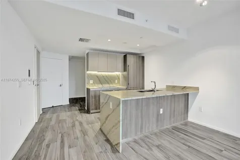 801 S Miami Avenue Miami FL 33130