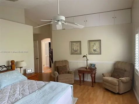 1095 Weeping Willow Way Hollywood FL 33019