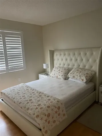 1095 Weeping Willow Way Hollywood FL 33019