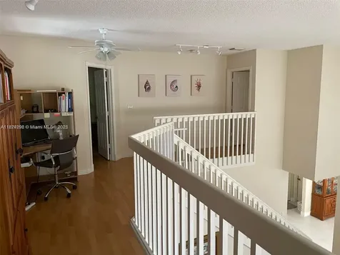 1095 Weeping Willow Way Hollywood FL 33019