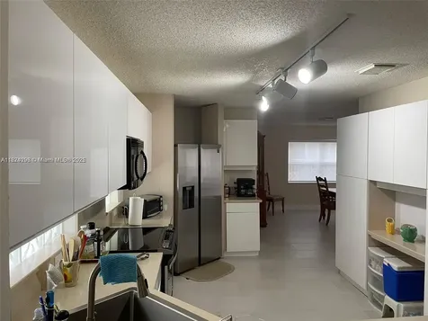 1095 Weeping Willow Way Hollywood FL 33019