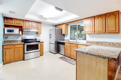 9411 NW 19th Street Pembroke Pines FL 33024