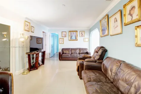 9411 NW 19th Street Pembroke Pines FL 33024