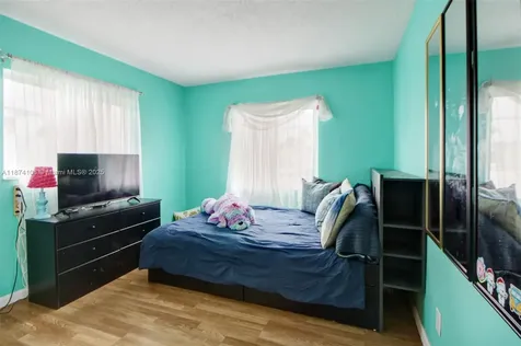 9411 NW 19th Street Pembroke Pines FL 33024