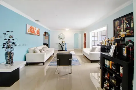 9411 NW 19th Street Pembroke Pines FL 33024