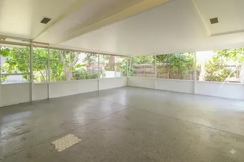 9411 NW 19th Street Pembroke Pines FL 33024
