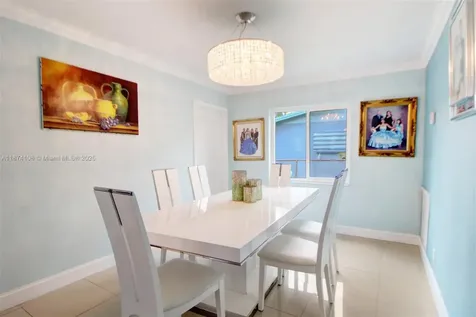 9411 NW 19th Street Pembroke Pines FL 33024